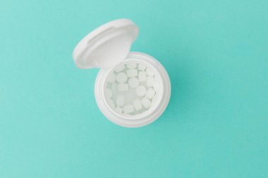 Açık Hap Şişesi Nin Yükü