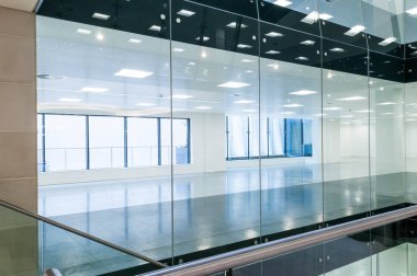 Açık plan Office cam bölümleme ile geniş görüş
