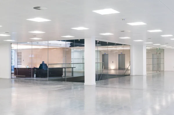 Açık plan Office yalnız adam