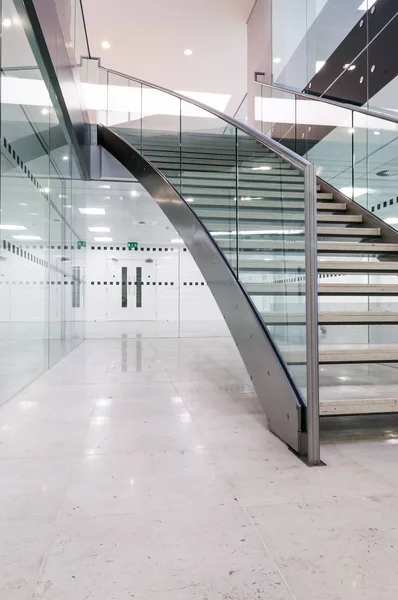 Modern açık plan Office çelik merdiven