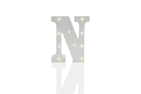 Dekorativa bokstaven N med inbyggda Led-lampor över vita Backgrou — Stockfoto