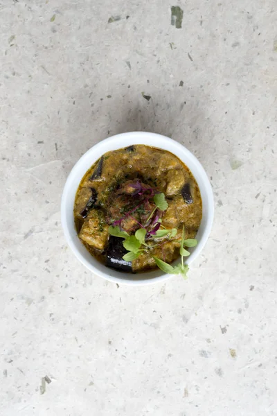 ボウルに茄子カレー スープのオーバーヘッド — ストック写真