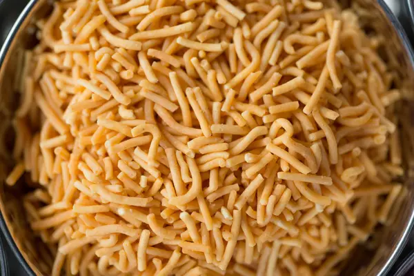 Napowietrznych zbliżenie miskę makaronu ryżu indyjskiego — Zdjęcie stockowe