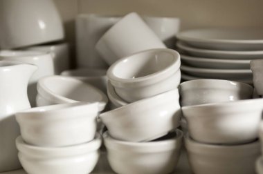 Temiz ve boş daldırma kase veya Ramekin destesi