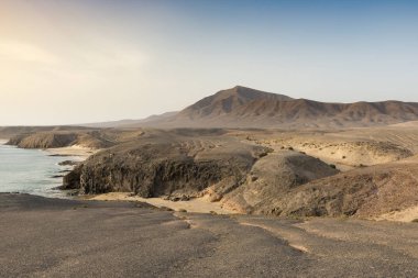 Montana Roja mesafe ile Papagayo plajlar Los Ajaches doğa rezerv