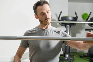 Adam Bar halter salonunda için Metal için kapma