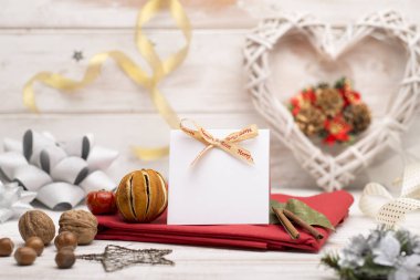 Mockup geleneksel süsler ile ahşap B tebrik Noel