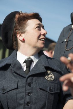 Kraliyet gözlemci Kolordu üniformalı kadın
