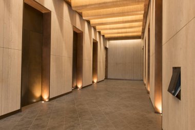 Ofis Binası Asansör Holü sıcak aydınlatma tasarımı