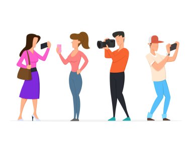 İnsanlar akıllı telefonlar, telefonlar ve kameralarla video ve fotoğraf çekiyor..