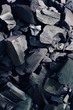 Kamp ateşinin közleri.