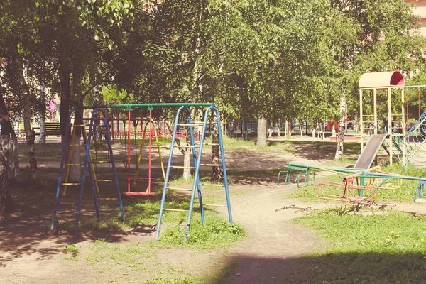 Πολύχρωμο playground εξοπλισμού — Φωτογραφία Αρχείου