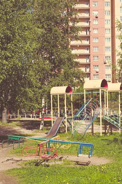 Colorido equipo de parque infantil —  Fotos de Stock