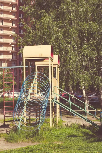 Πολύχρωμο playground εξοπλισμού — Φωτογραφία Αρχείου