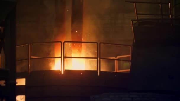 Máquinas de metalurgia de fabricación pesada, acero metálico — Vídeos de Stock