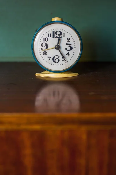 Alarm clock, village — Stock Photo, Image