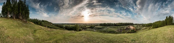 Een panoramisch uitzicht op de zonsondergang — Stockfoto