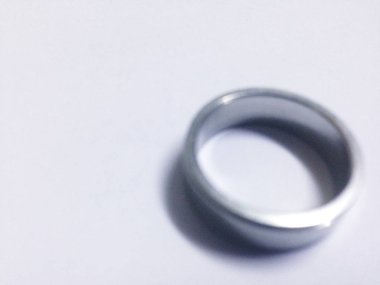 Gümüş bir yüzüğü bulanıklık