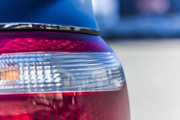 Роскошный автомобиль задний свет - вид крупным планом — стоковое фото