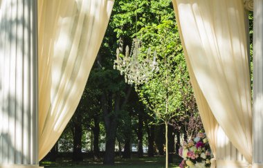 Törene güneşli güzel düğün süslemeleri