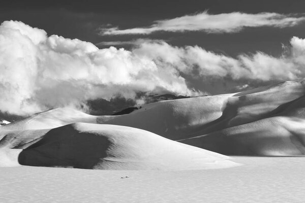 Piana of Castelluccio in winter in black and white — Stock Image Piana of Castelluccio in winter in black and white — Stock Photo, Image