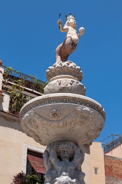 Çeşme Piazza del Duomo Taormina, Sicilya, İtalya