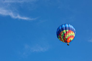 Renkli sıcak hava balon uçuş