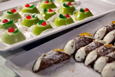 Cassata Sicilya ve cannoli