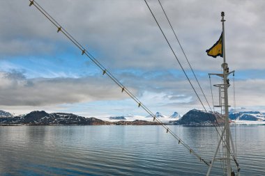 Dağlar ve buzul Svalbard Adaları, Norveç