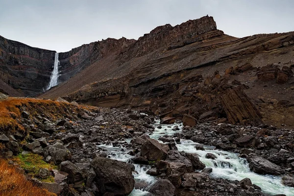 Cachoeira Hengifoss Lado Leste Islândia Dia Nublado — Fotografia de Stock
