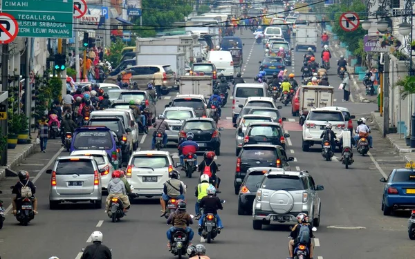 Ora impegnata in Asia Afrika Street — Foto Stock