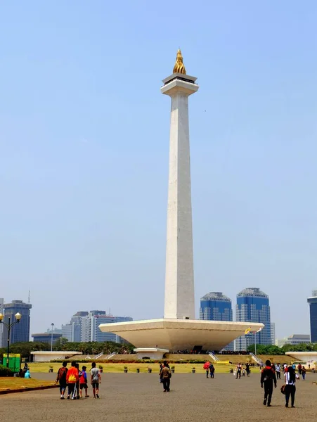 Monumento Nacional (Monas) à luz do dia — Fotografia de Stock