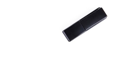 Yaşlı siyah zımba beyaz arka planda izole edilmiş. Boşluğu Kopyala.