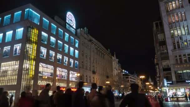 La calle principal de Praga que conduce a la plaza Staromestske tiro como un lapso de tiempo — Vídeos de Stock