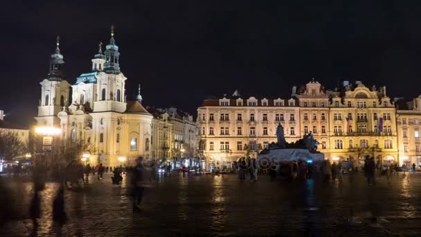 Impresionante plaza Staromeske, una plaza del casco antiguo de Praga, como un disparo de lapso de tiempo — Vídeo de stock