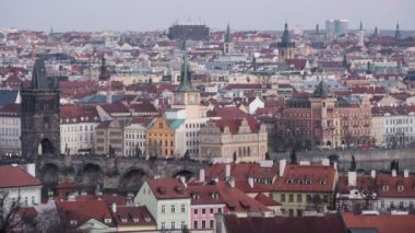 Görünümü Prag'da Vltava dolgu üzerinde bir zaman atlamalı vurulmaktan