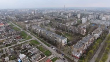 Multistoreyed binalar ve Karayolları ile Kherson şehrin hava atış 