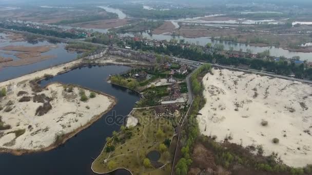 Foto aérea en la cuenca del río Dnipro con numerosas entradas en un día soleado — Vídeos de Stock