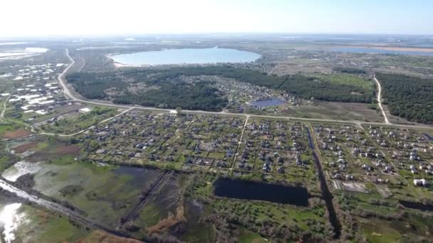 Légi felvétel, a Dnipro folyó vízgyűjtő, és egy szép skyscape tavasszal — Stock videók