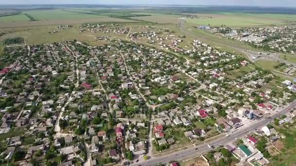 Aerial shot of Kherson city multistoreyed buildings in a sunny day in summer — Stock Video