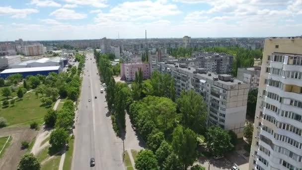 Tiro aéreo de Kherson com sua paisagem impressionante e paisagem urbana no verão — Vídeo de Stock