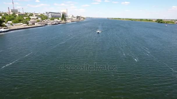 Foto aerea della Dnipro e le sue rive del fiume nella regione di Kherson in estate — Video Stock