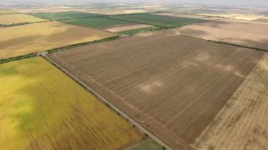 Doğu Avrupa'da bulunan bir su kuyusu-damat ve çok renkli alanının hava atış