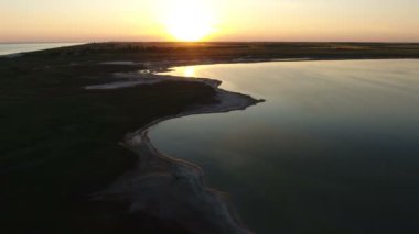 Bir long Island Karadeniz'in bir raf üzerinde güzel bir günbatımı hava atış