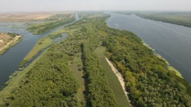Yeşil adacıkları, girişleri Dnipro Havzası güneşli bir hava atış