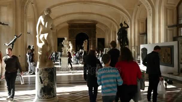 Paris França Novembro 2017 Incríveis Esculturas Museu Louvre Feitas Por — Vídeo de Stock