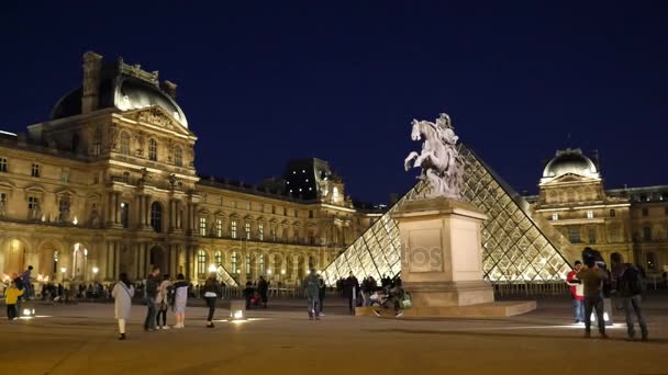 프랑스 2017 세계적으로 유명한 루브르 박물관의 전망을 유리가을 그랜드 고귀한 — 비디오