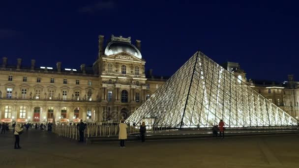 Paris Franciaország 2017 November Csodálatos Kilátás Louvre Múzeum Pyramide Készült — Stock videók