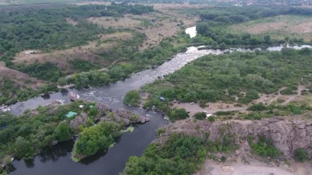 Foto Aérea Del Río Dnipro Con Afluentes Rocas Humedales Cabañas — Vídeo de stock