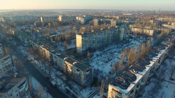 Tiro Aéreo Cidade Europa Oriental Com Edifícios Altos Inverno Nevado — Vídeo de Stock